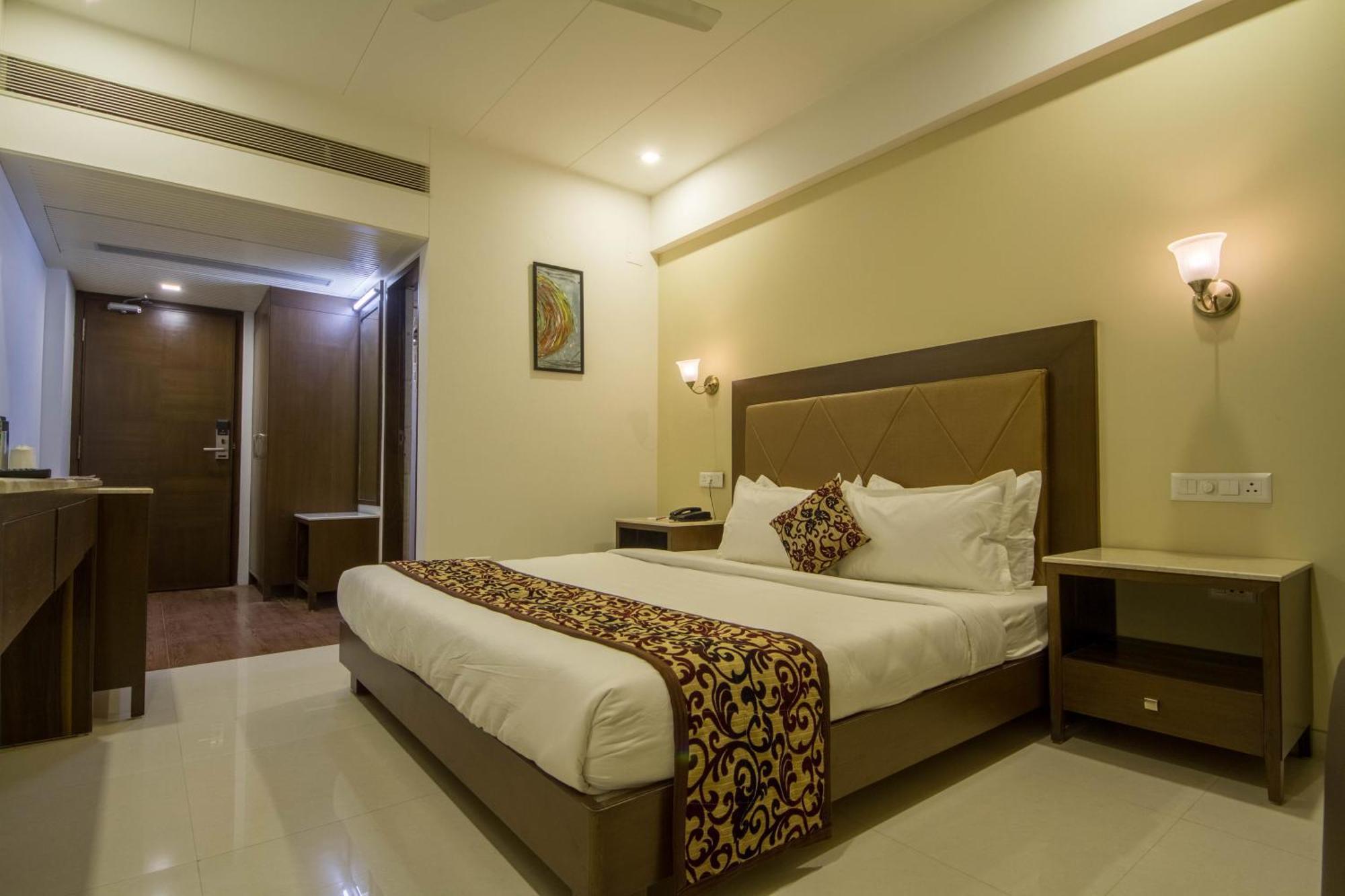 Tgv Hotel Ahmedabad Exterior photo